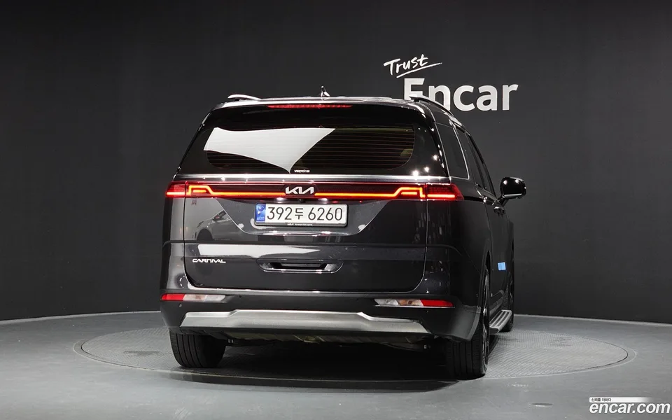 Kia Carnival 9 2023 — thumbnail 4