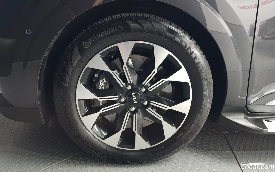 Kia Carnival 9 2023 — thumbnail 5