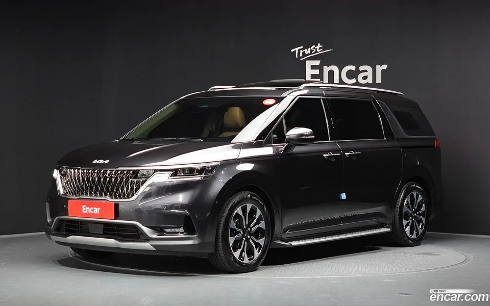 Kia Carnival 9 2023 — photo 1, buy with delivery to Moscow
