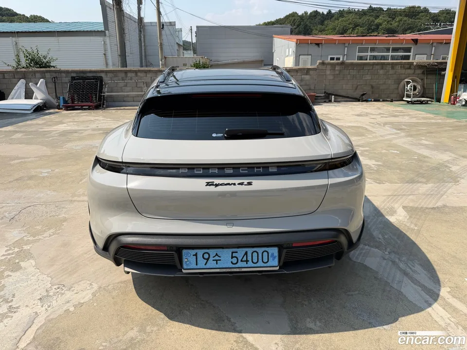 Porsche Taycan 4S 2022 — thumbnail 4