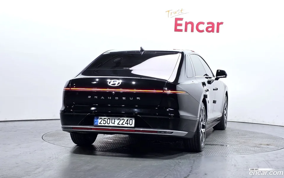 Hyundai Grandeur Hybrid 2023 — thumbnail 4