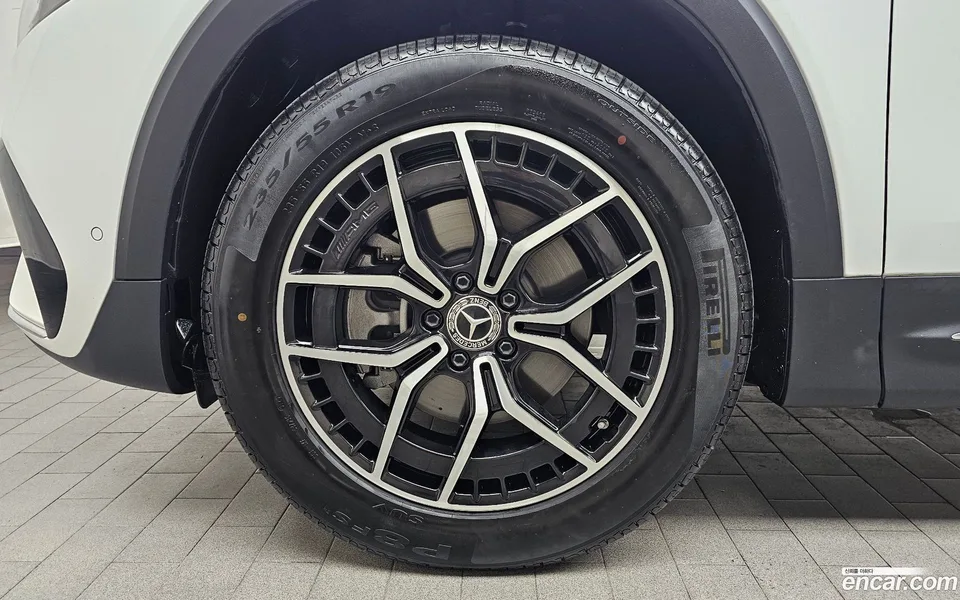 Mercedes-Benz EQB EQB300 4MATIC AMG 2024 — thumbnail 5