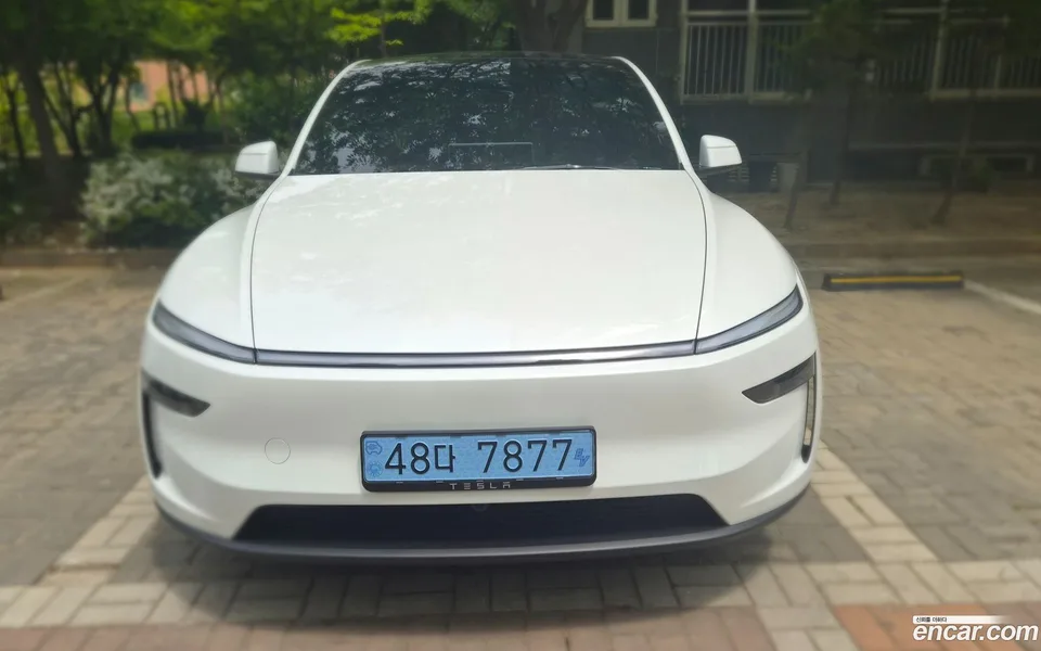 Tesla Model Y RWD 2026 — photo 1, buy with delivery to Moscow