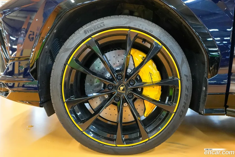 Lamborghini Urus 4.0 V8 S 2023 — thumbnail 2