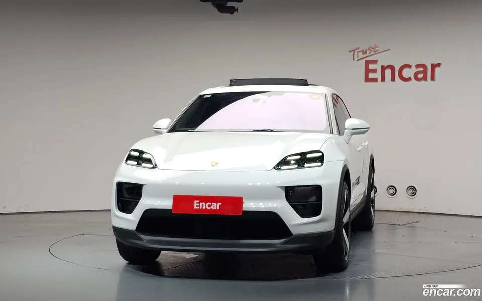 Porsche Macan Electric 4S 2025 — thumbnail 3