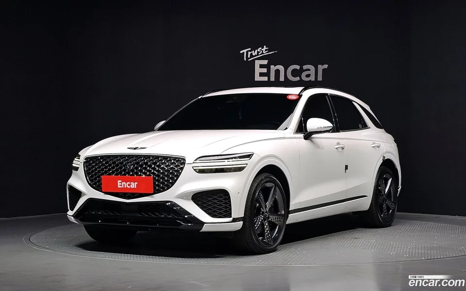 Genesis GV70 2.5T AWD 2022 — photo 1, buy with delivery to Moscow