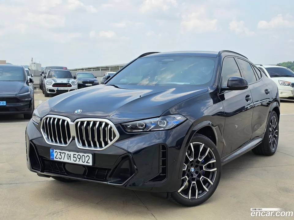 BMW X6 xDrive40i M 2026 — photo 1, buy with delivery to Moscow