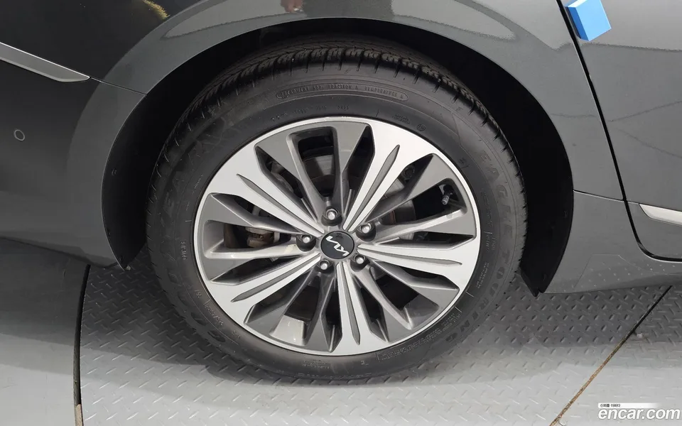 Kia K8 Hybrid 2023 — thumbnail 2