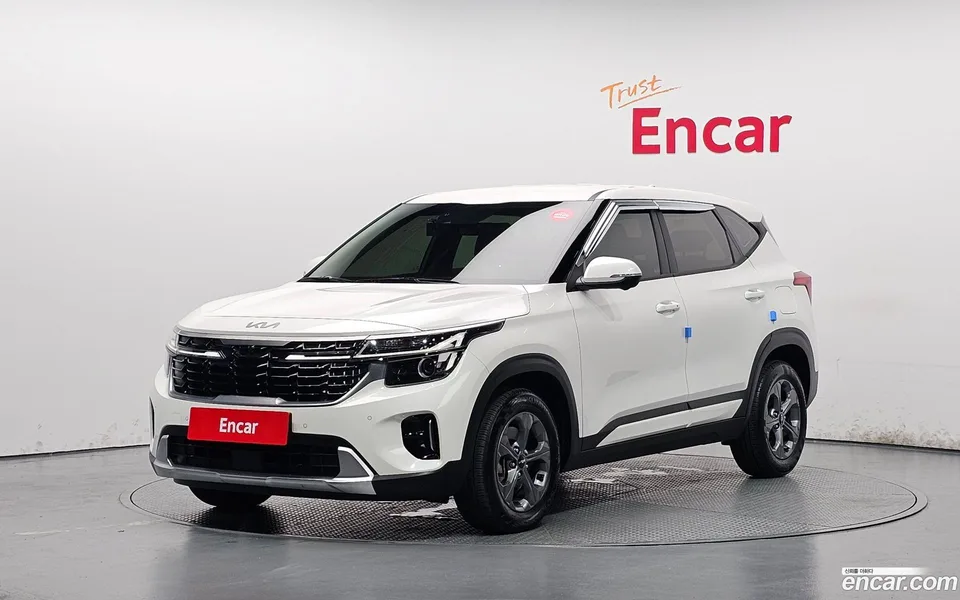 Kia Seltos 1.6 2WD 2022 — photo 1, buy with delivery to Moscow