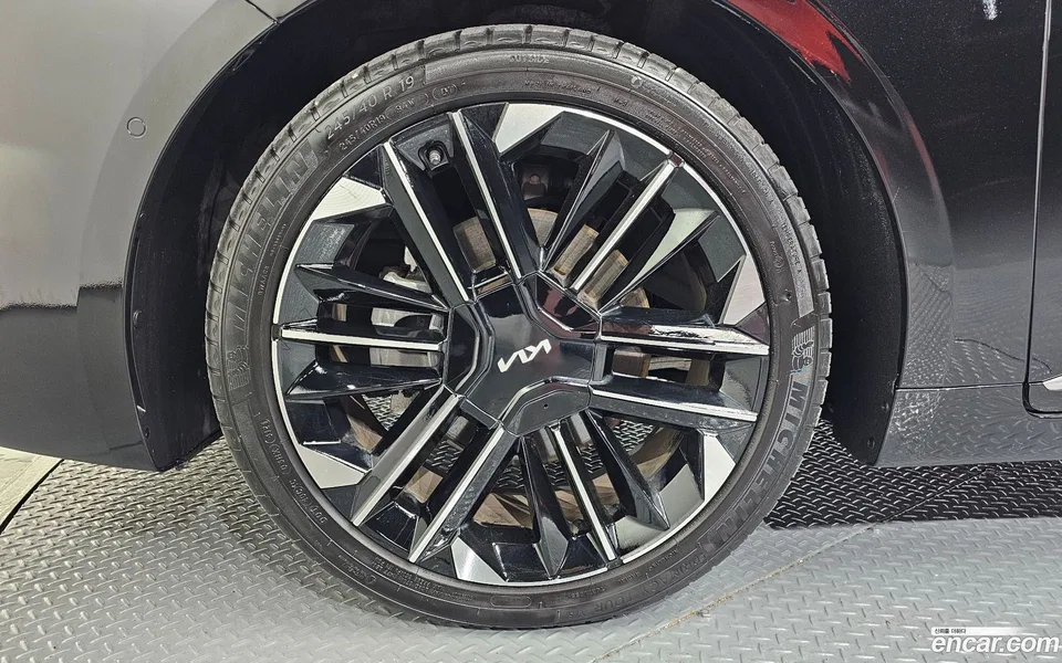 Kia K8 Hybrid 2024 — thumbnail 2