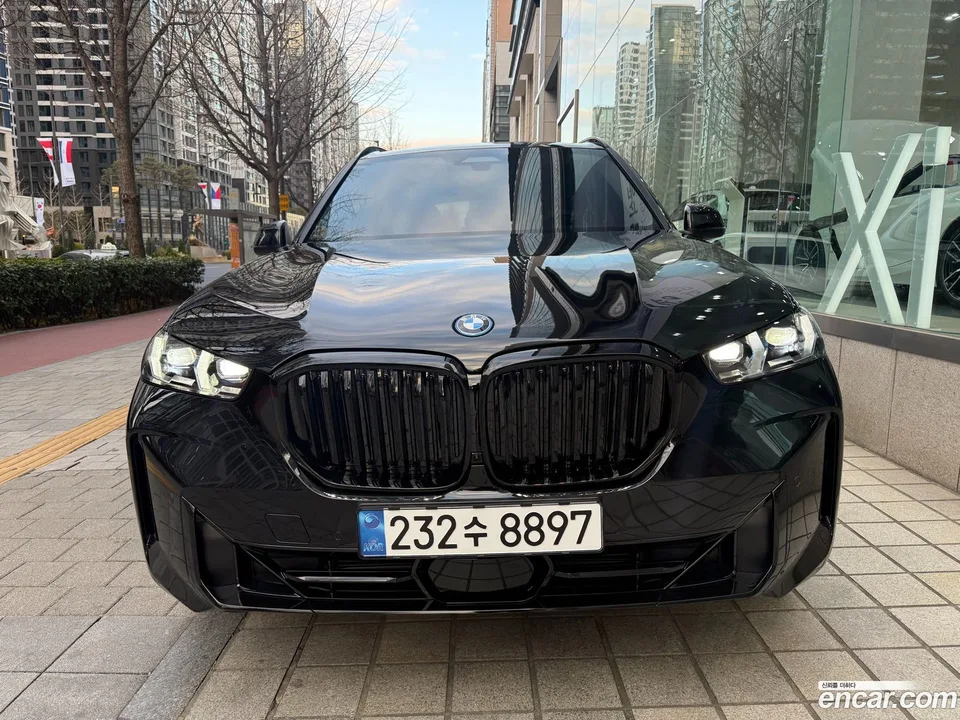 BMW X5 xDrive 50e xLine 2025 — photo 1, buy with delivery to Moscow