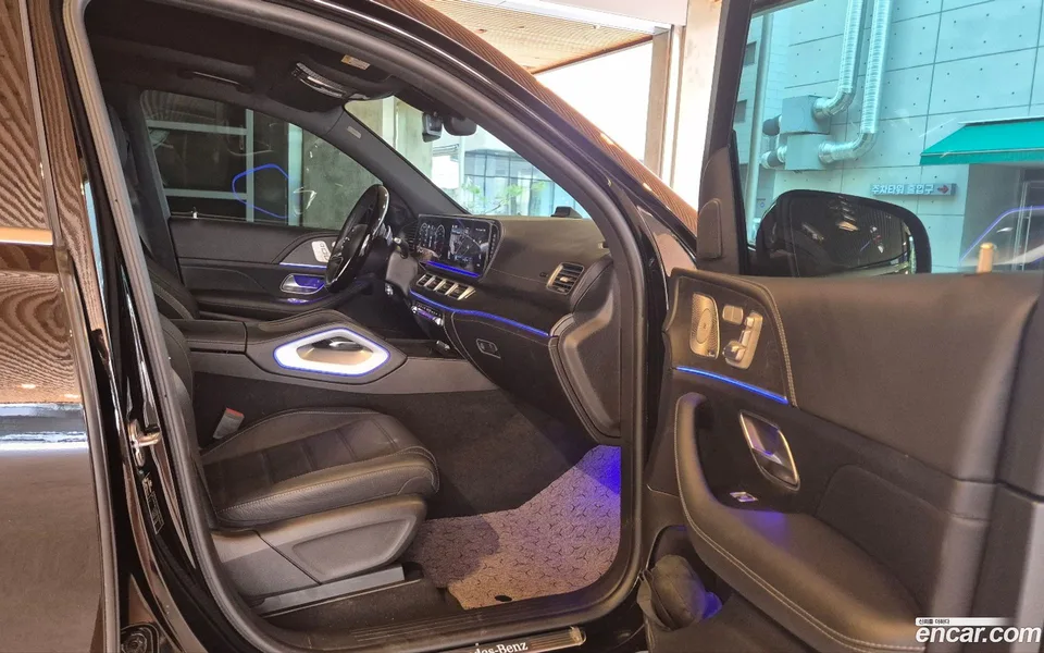 Mercedes-Benz GLS-Class GLS580 4MATIC 2024 — thumbnail 3