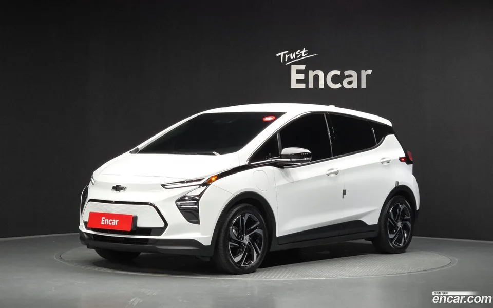 Chevrolet Bolt EV EV 2023 — photo 1, buy with delivery to Moscow