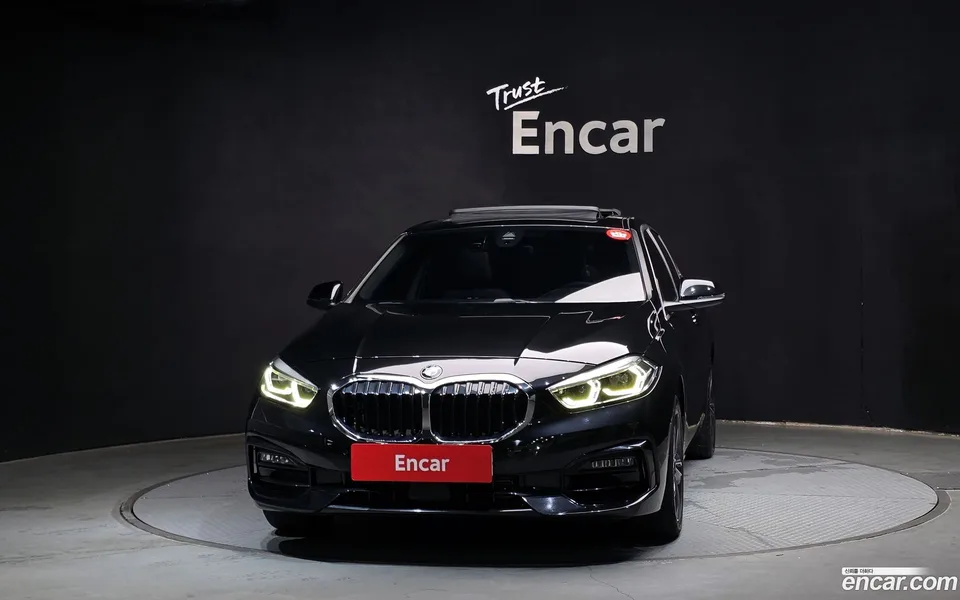 BMW 1 Series 120i 2024 — thumbnail 3