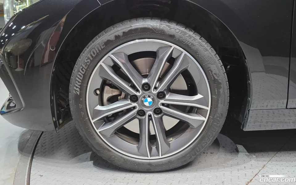 BMW 1 Series 120i 2024 — thumbnail 5