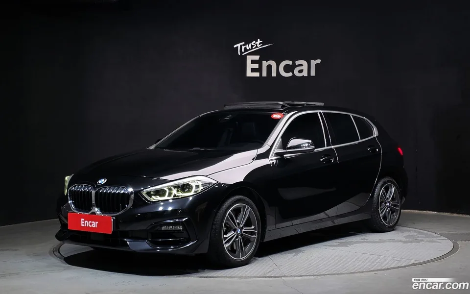BMW 1 Series 120i 2024 — photo 1, buy with delivery to Moscow