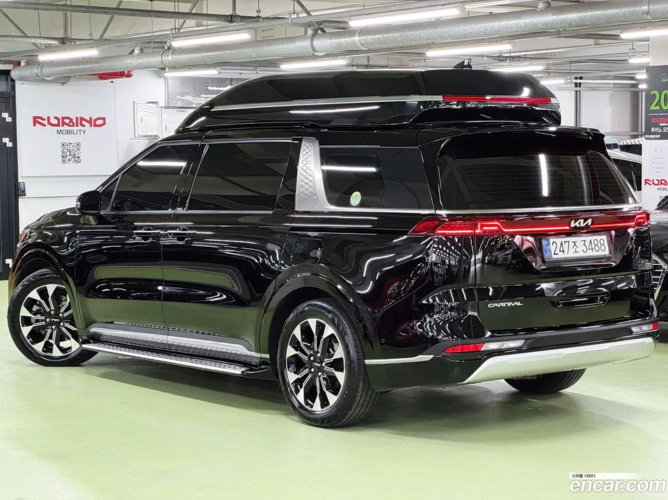Kia Carnival 9 2023 — thumbnail 3