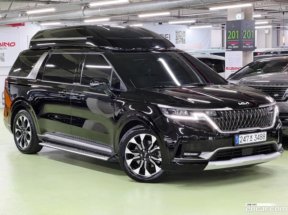 Kia Carnival 9 2023 — thumbnail 4