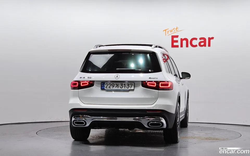 Mercedes-Benz GLB-Class GLB250 4MATIC 2023 — thumbnail 4