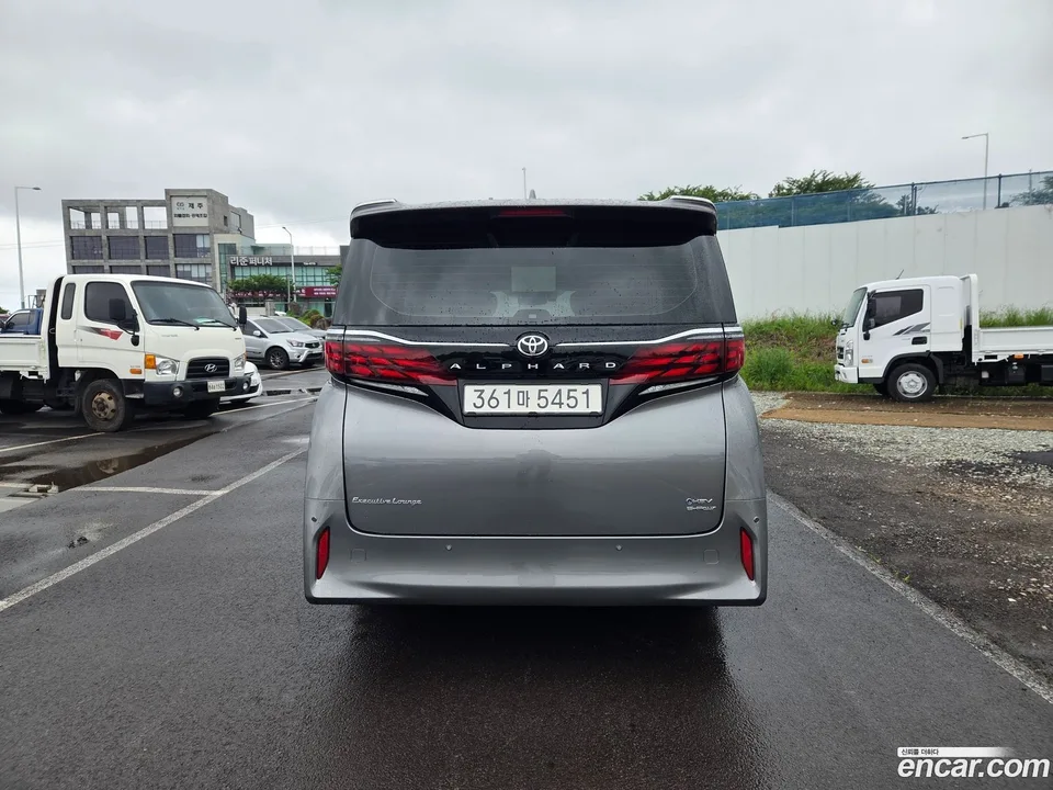 Toyota Alphard 2.5 HEV AWD 2024 — thumbnail 4