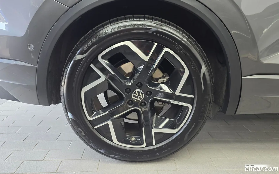 Volkswagen Touareg 3.0 TDI 2024 — миниатюра 2