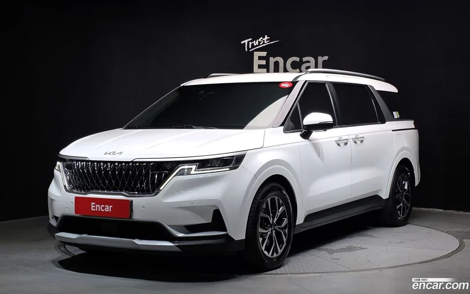 Kia Carnival 9 2022 — photo 1, buy with delivery to Moscow