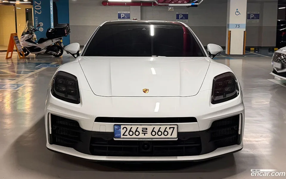 Porsche Panamera (976) 2.9 AWD 2024 — photo 1, buy with delivery to Moscow