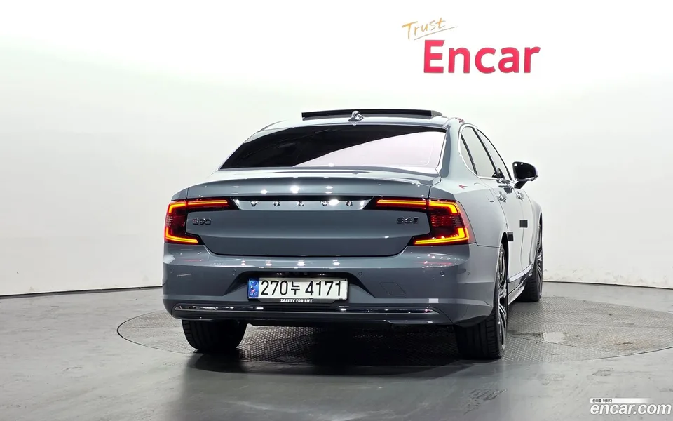 Volvo S90 B6 AWD 2023 — thumbnail 4