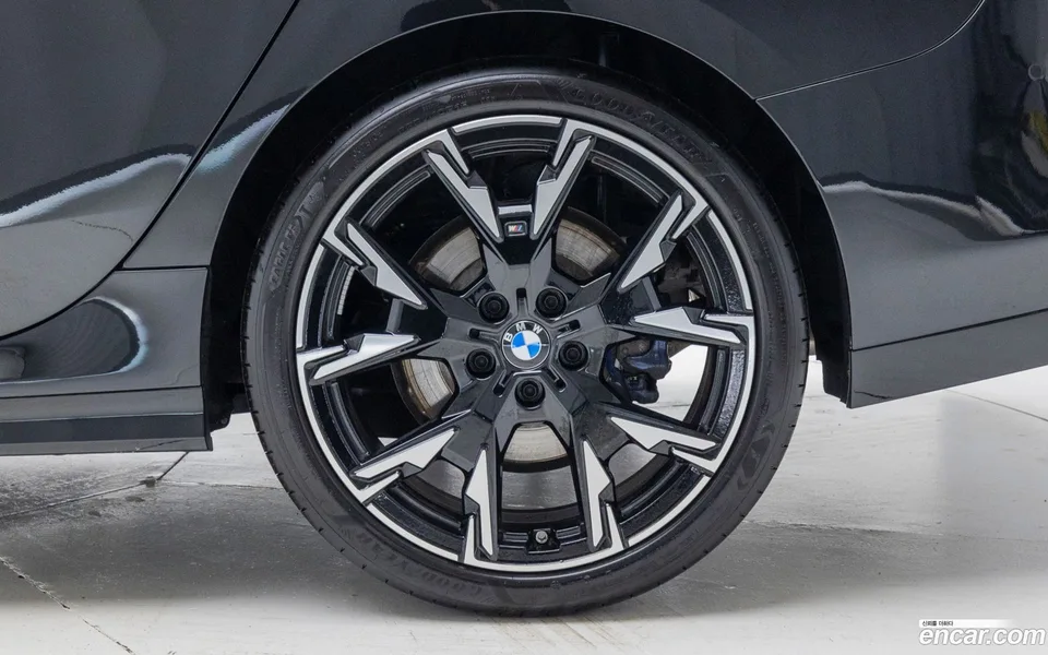 BMW 2 Series Gran Coupe 228 xDrive M 2025 — thumbnail 2