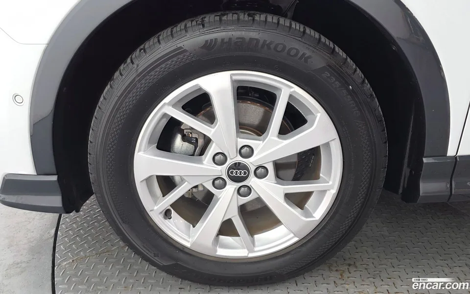 Audi Q3 35 TDI 2023 — thumbnail 2