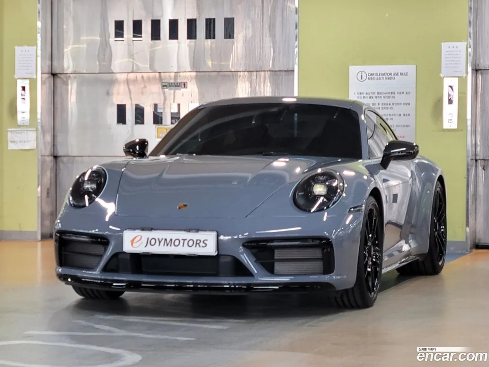Porsche 911 (992) 4 GTS 2023 — photo 1, buy with delivery to Moscow