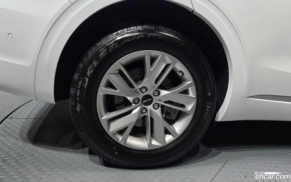 Genesis GV70 2.5T 2WD 2025 — thumbnail 2