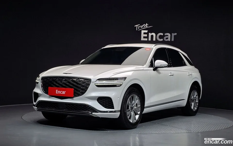 Genesis GV70 2.5T 2WD 2025 — photo 1, buy with delivery to Moscow