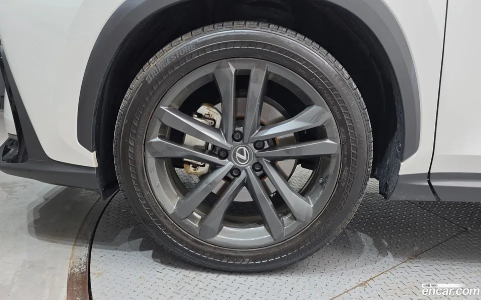 Lexus NX 350h 2024 — thumbnail 5