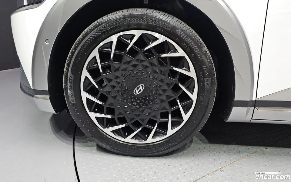 Hyundai Ioniq 5 2022 — thumbnail 2