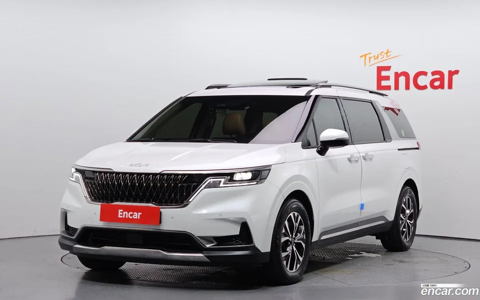 Kia Carnival 9 2022 — photo 1, buy with delivery to Moscow