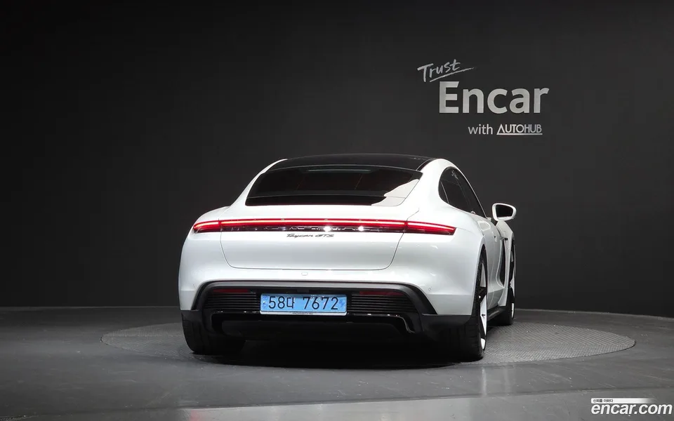 Porsche Taycan GTS 2023 — thumbnail 4