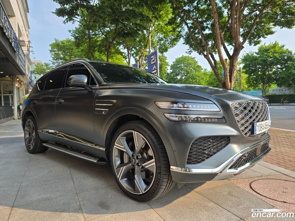 Genesis GV80 2.5T AWD 2025 — photo 1, buy with delivery to Moscow