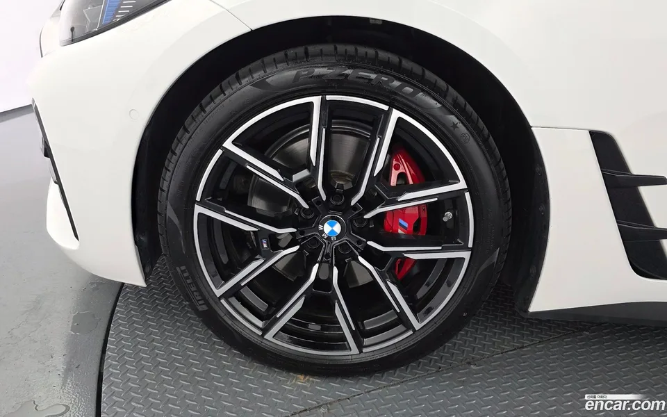 BMW 4 Series 420i M 2025 — thumbnail 2