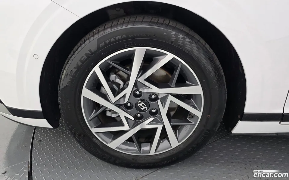 Hyundai Grandeur 2.5 2WD 2023 — thumbnail 2
