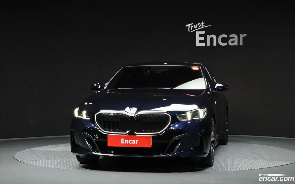 BMW 5 Series 530i xDrive M 2025 — thumbnail 3