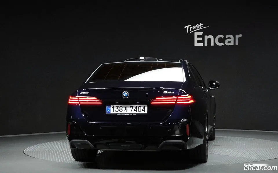 BMW 5 Series 530i xDrive M 2025 — thumbnail 4