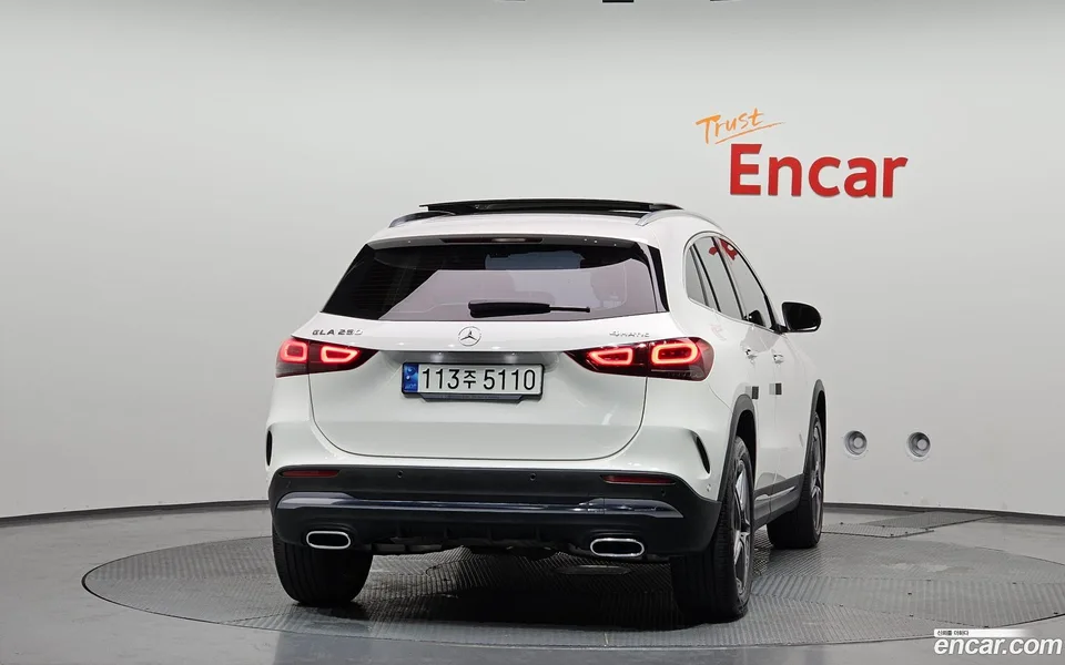 Mercedes-Benz GLA-Class GLA250 4MATIC 2023 — thumbnail 4