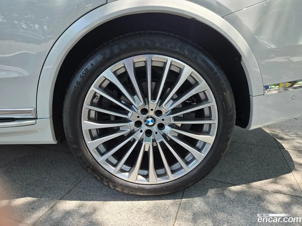 BMW X7 xDrive 40i 7 2024 — thumbnail 5