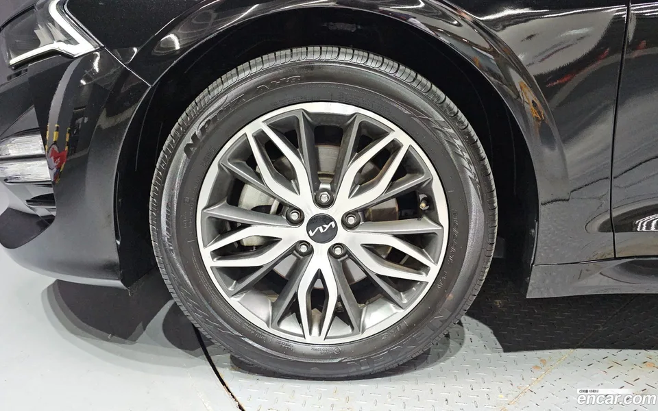 Kia K5 2.0 2023 — thumbnail 5