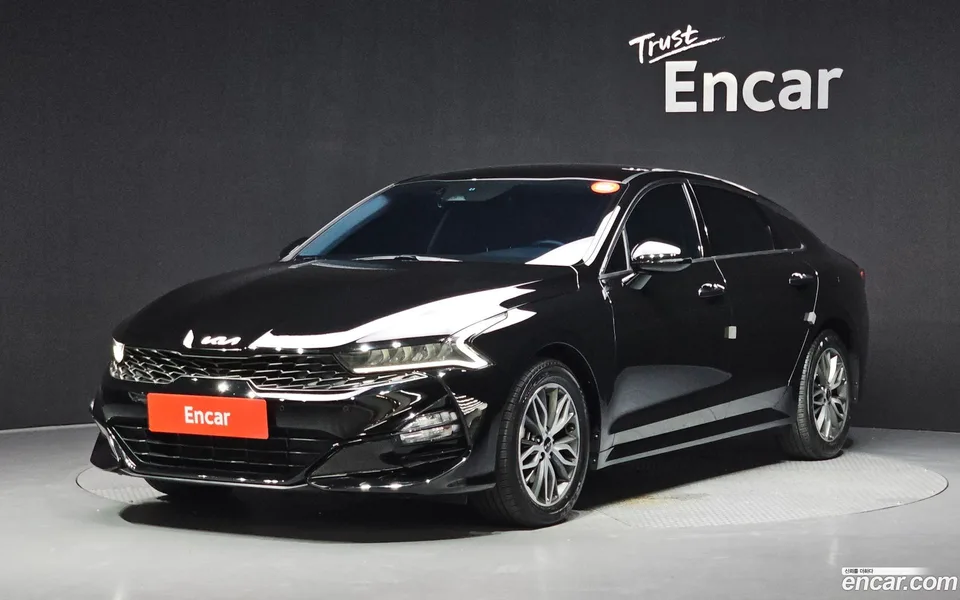 Kia K5 2.0 2023 — photo 1, buy with delivery to Moscow