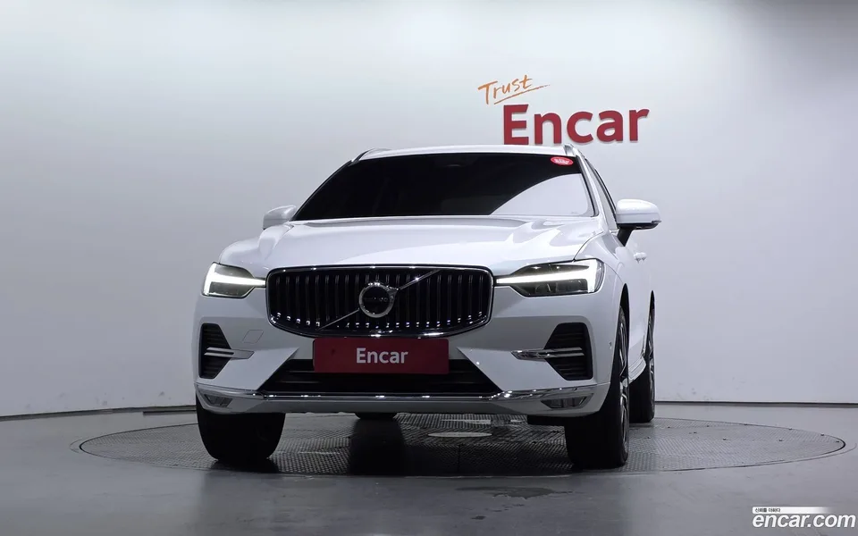 Volvo XC60 B6 2023 — thumbnail 3