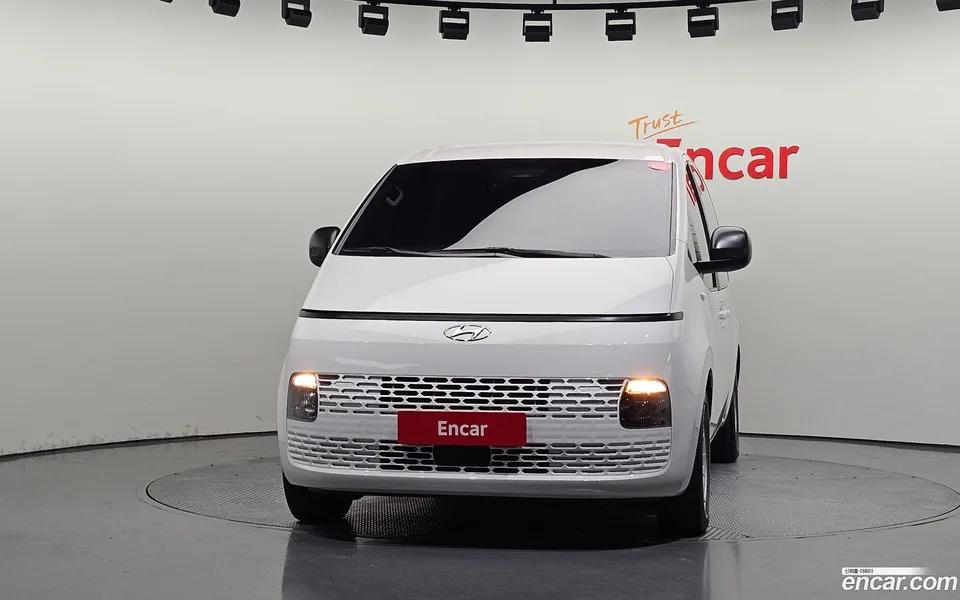 Hyundai Staria 11 2023 — thumbnail 3