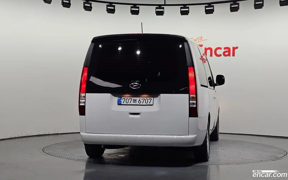 Hyundai Staria 11 2023 — thumbnail 4