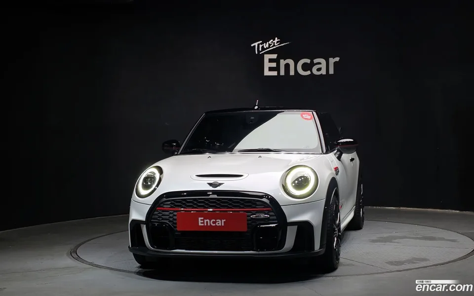 MINI Cooper S Convertible JCW 2024 — thumbnail 3
